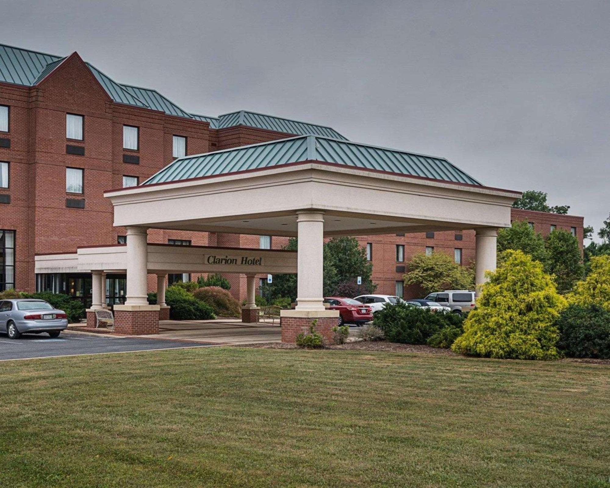 Clarion Hotel y Centro de Conferencias Shepherdstown Exterior foto